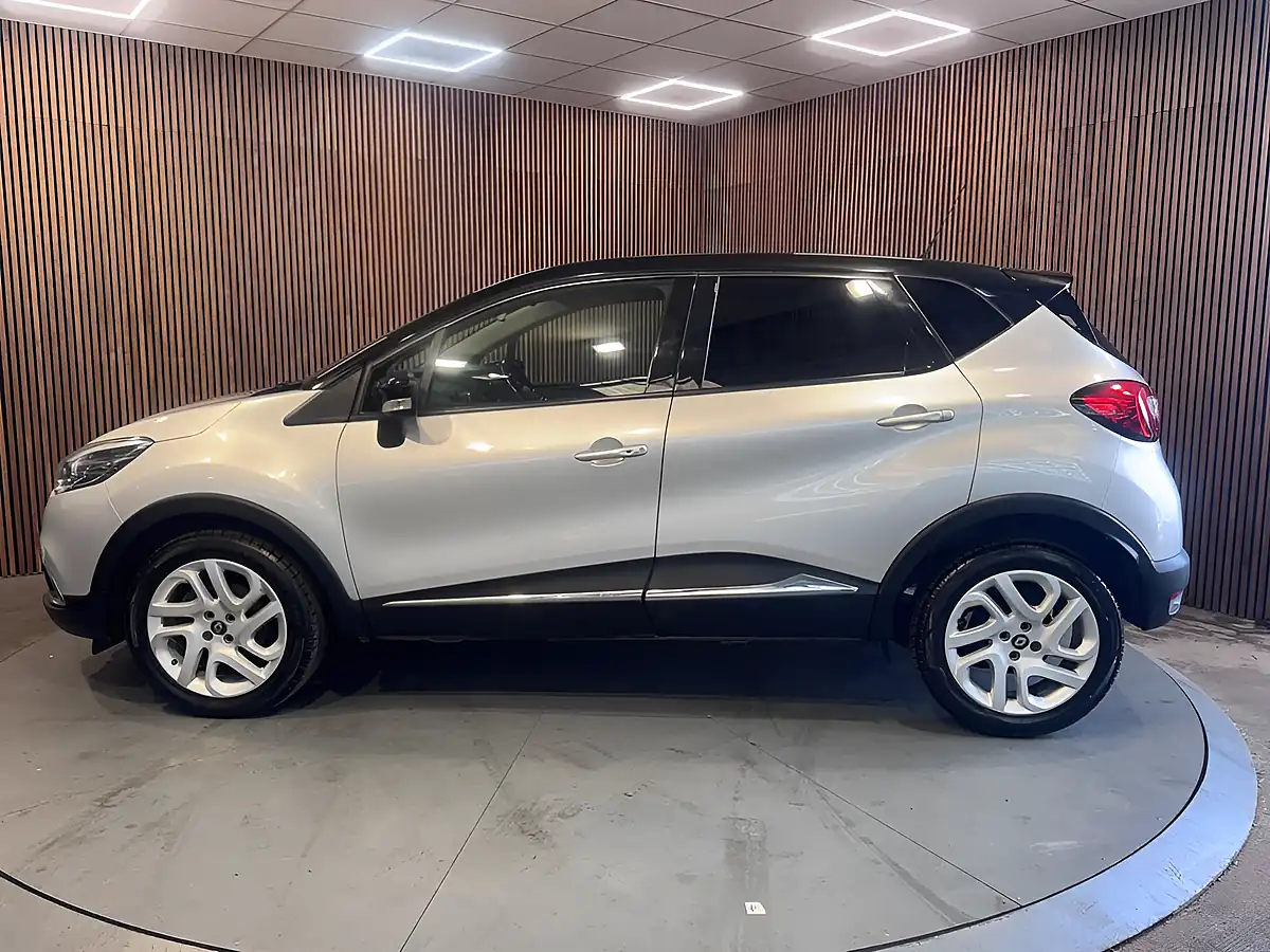 Used 2016 Renault Captur Dynamique S Nav Silver - Interior and Exterior details 15