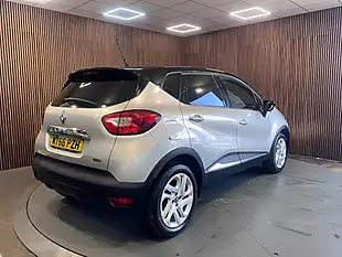 Used 2016 Renault Captur Dynamique S Nav Silver - Interior and Exterior details 16