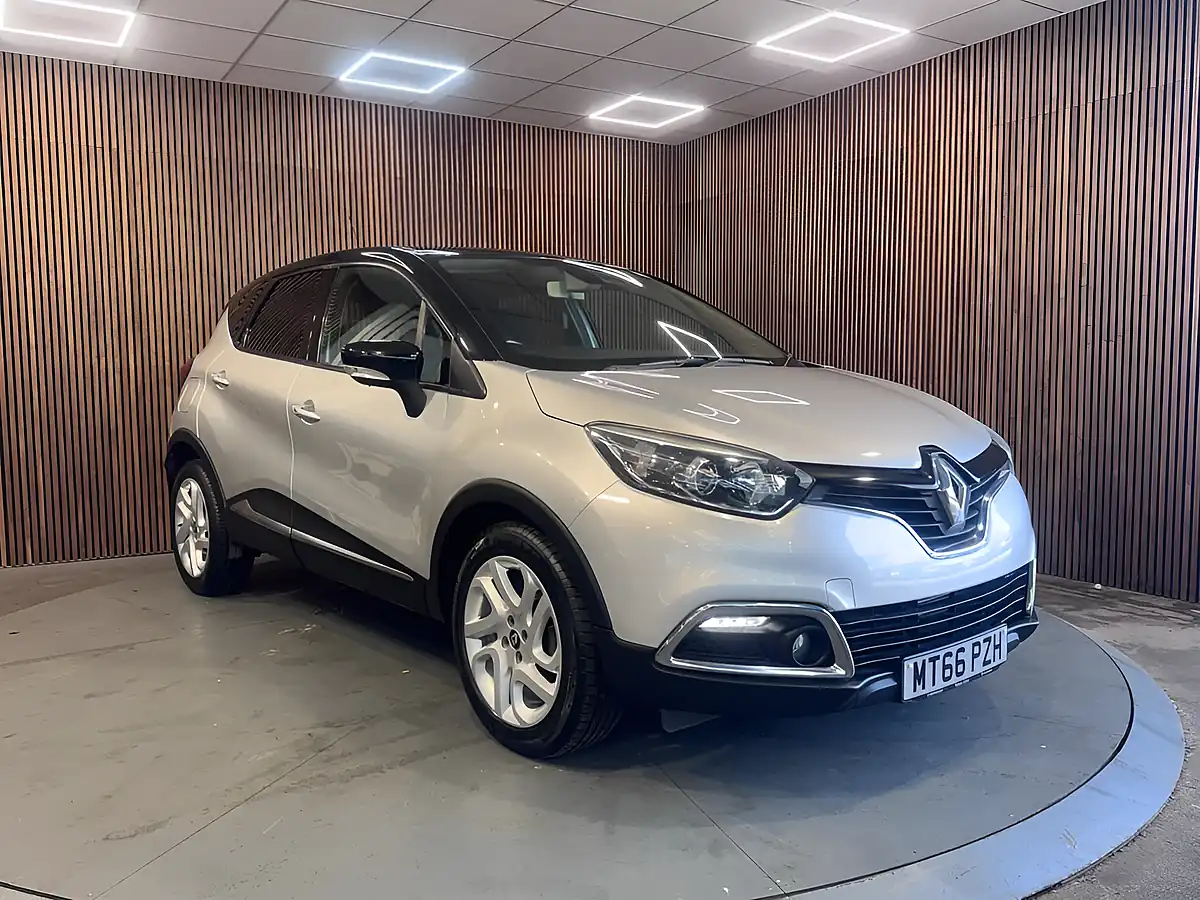 Used 2016 Renault Captur Dynamique S Nav Silver - Interior and Exterior details 2