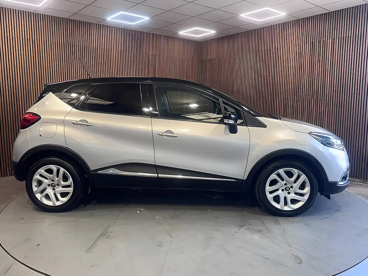 Used 2016 Renault Captur Dynamique S Nav Silver - Interior and Exterior details 3