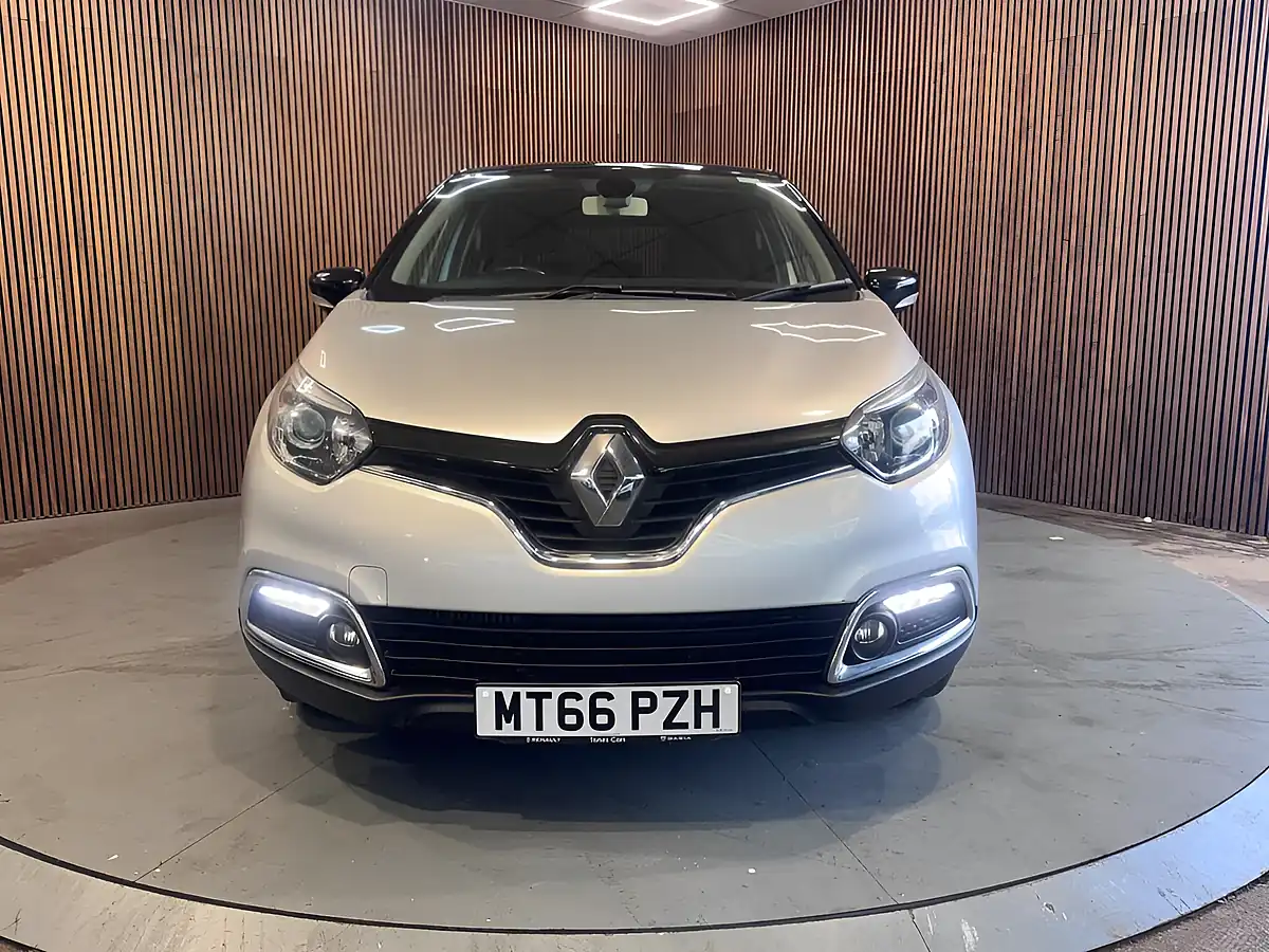 Used 2016 Renault Captur Dynamique S Nav Silver - Interior and Exterior details 4