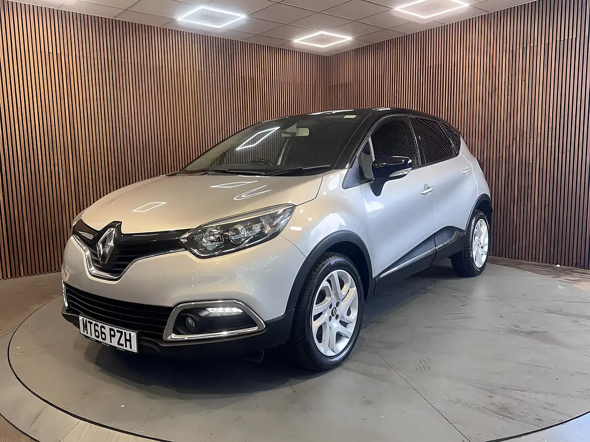 Used 2016 Renault Captur Dynamique S Nav Silver - Interior and Exterior details 6