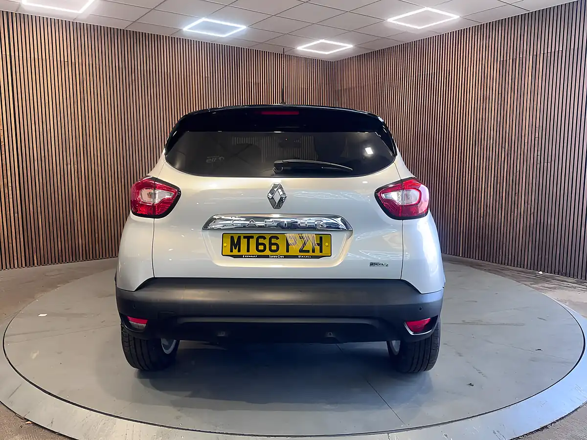 Used 2016 Renault Captur Dynamique S Nav Silver - Interior and Exterior details 7