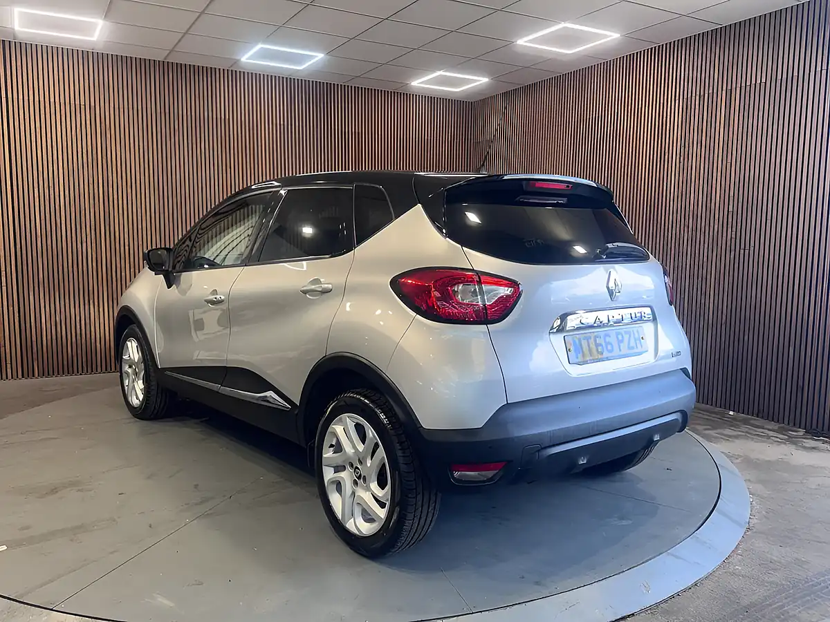Used 2016 Renault Captur Dynamique S Nav Silver - Interior and Exterior details 8
