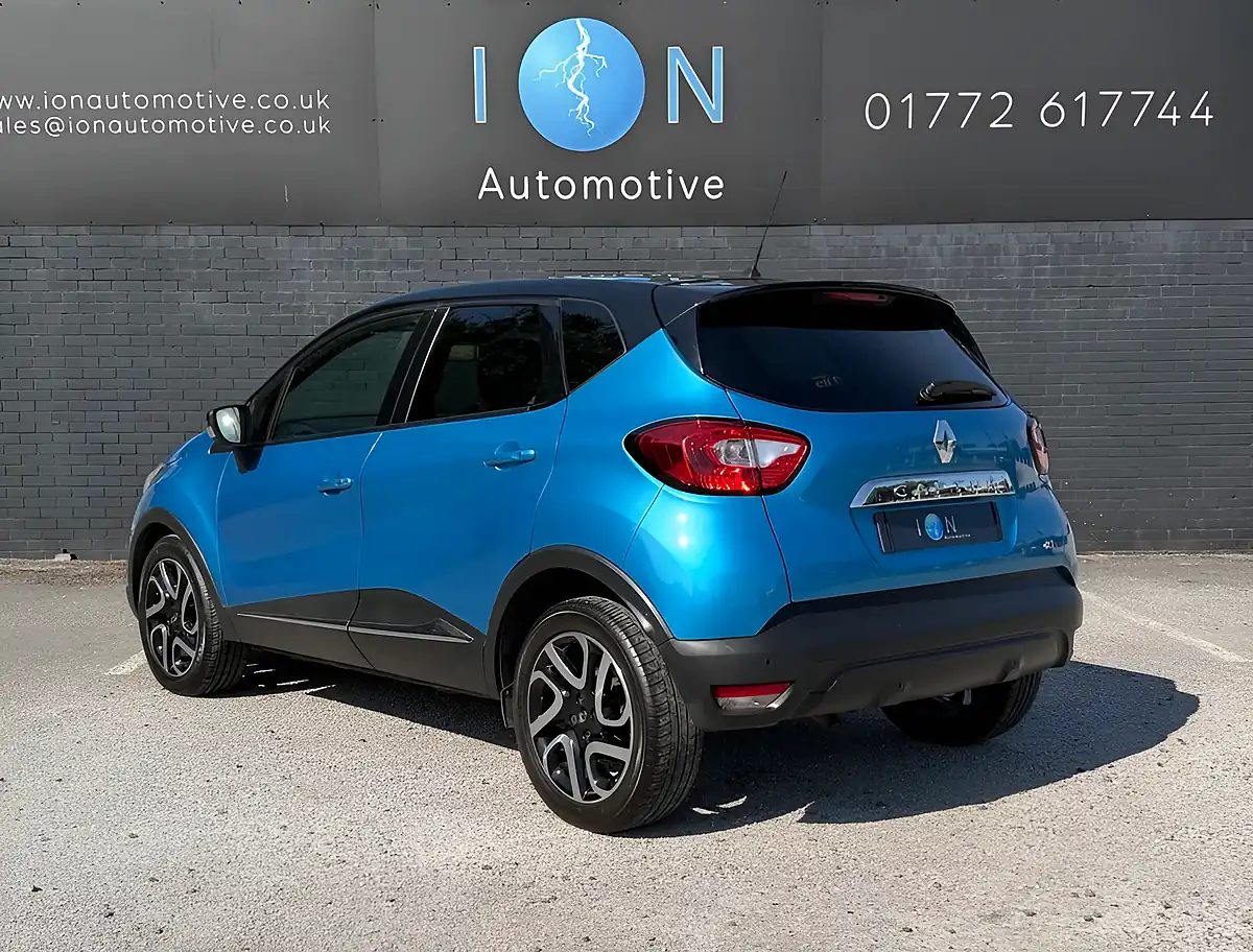 Used 2016 Renault Captur Dynamique S Nav Tahoe Blue - Interior and Exterior details 11