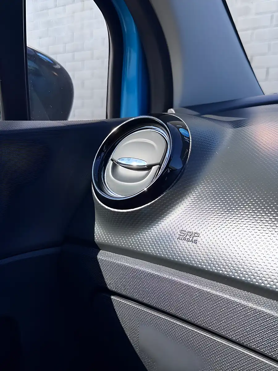 Used 2016 Renault Captur Dynamique S Nav Tahoe Blue - Interior and Exterior details 17