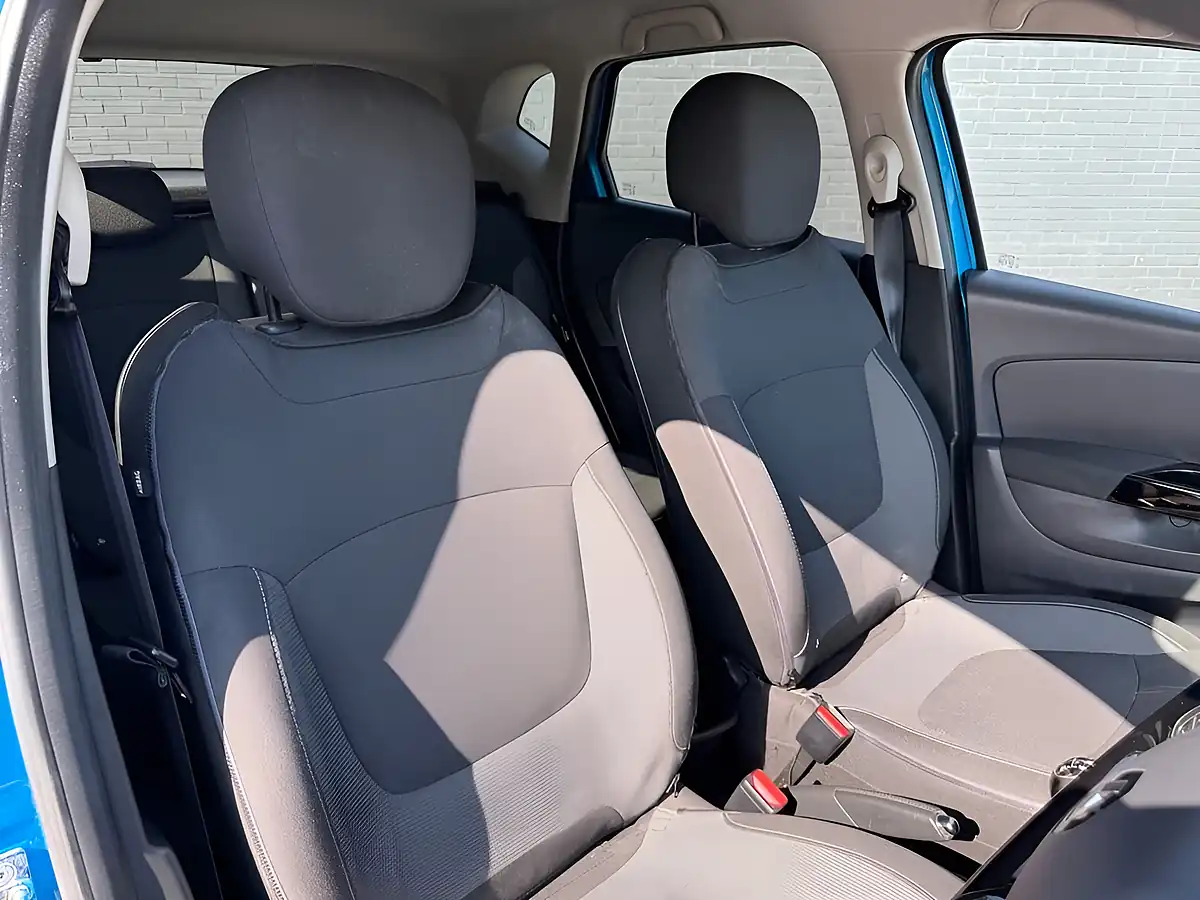 Used 2016 Renault Captur Dynamique S Nav Tahoe Blue - Interior and Exterior details 18