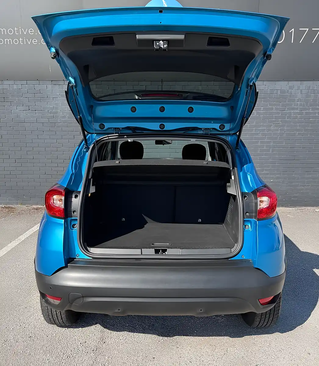 Used 2016 Renault Captur Dynamique S Nav Tahoe Blue - Interior and Exterior details 19
