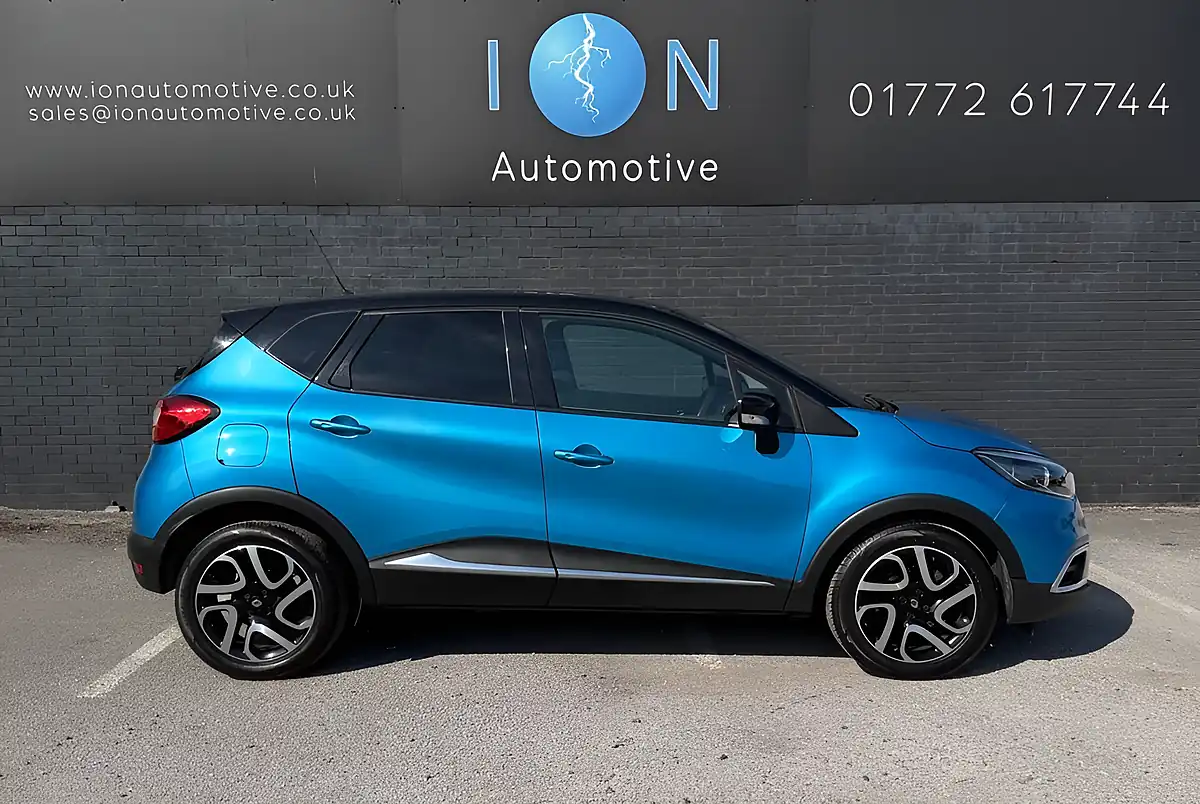 Used 2016 Renault Captur Dynamique S Nav Tahoe Blue - Interior and Exterior details 3