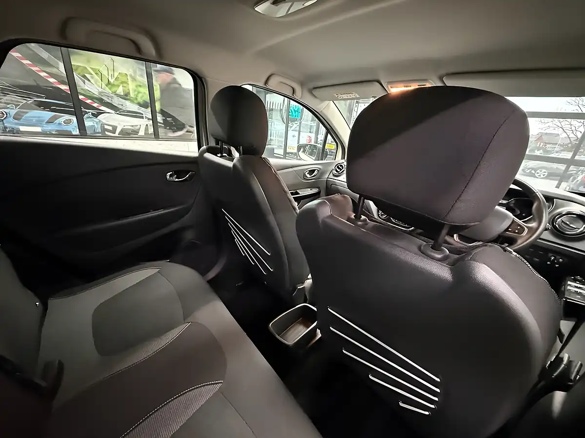 Used 2016 Renault Captur Dynamique S Nav White - Interior and Exterior details 11