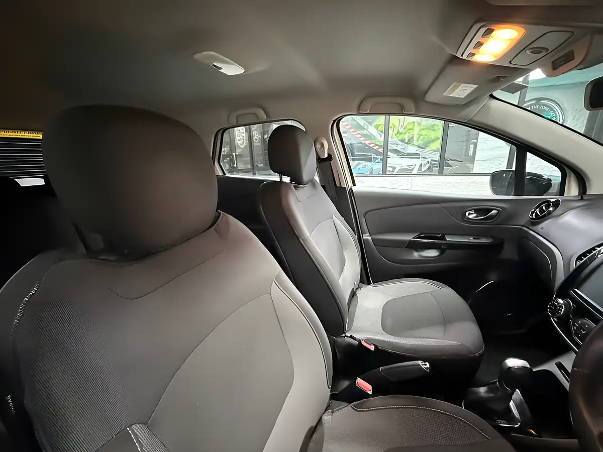 Used 2016 Renault Captur Dynamique S Nav White - Interior and Exterior details 14