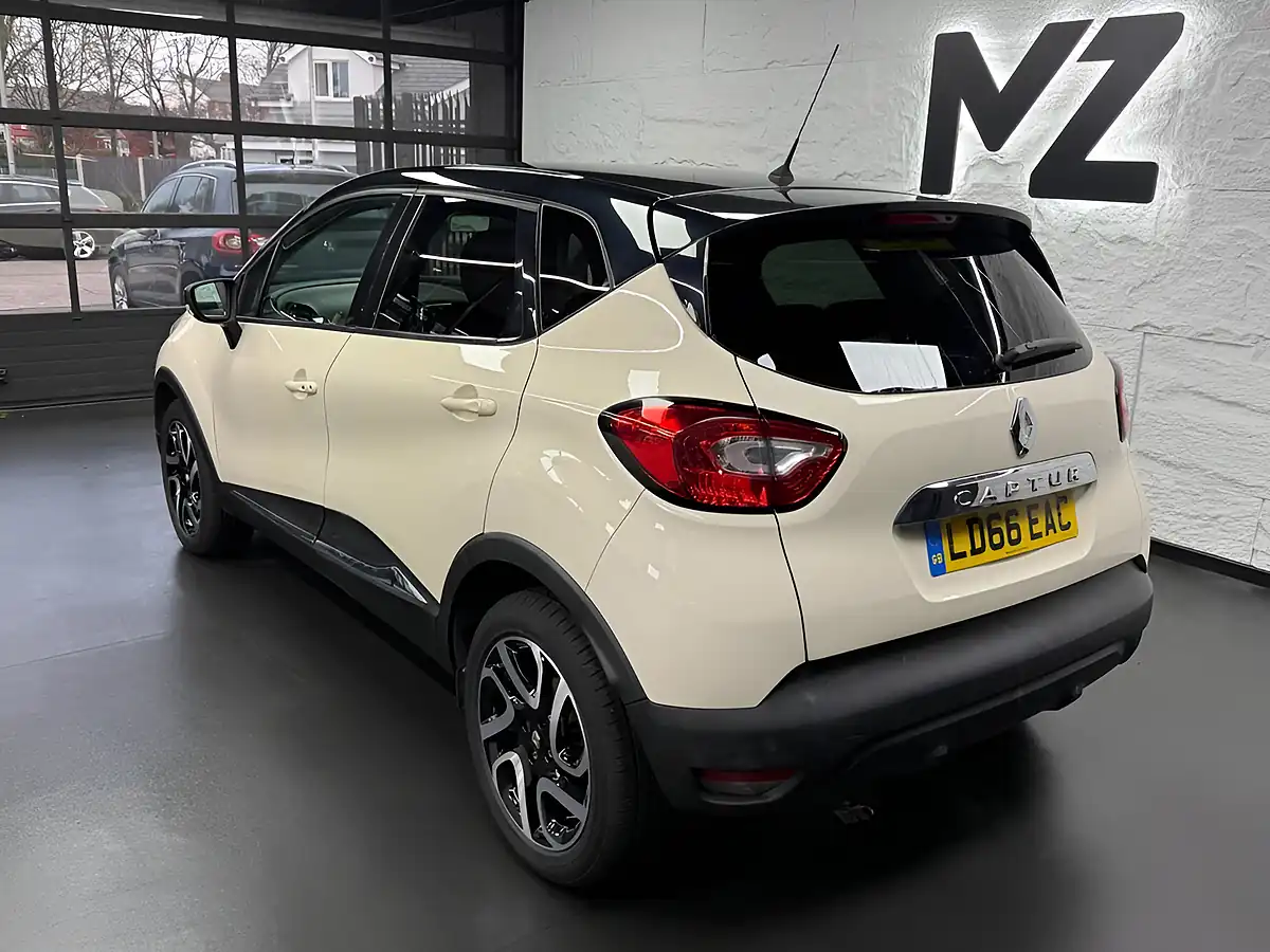 Used 2016 Renault Captur Dynamique S Nav White - Interior and Exterior details 15