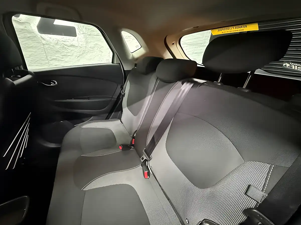 Used 2016 Renault Captur Dynamique S Nav White - Interior and Exterior details 16