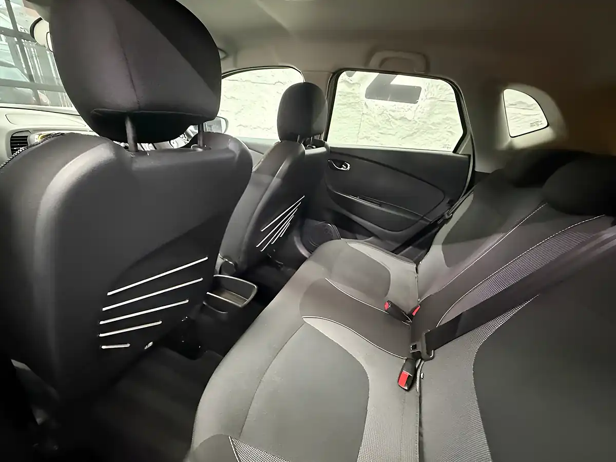 Used 2016 Renault Captur Dynamique S Nav White - Interior and Exterior details 17