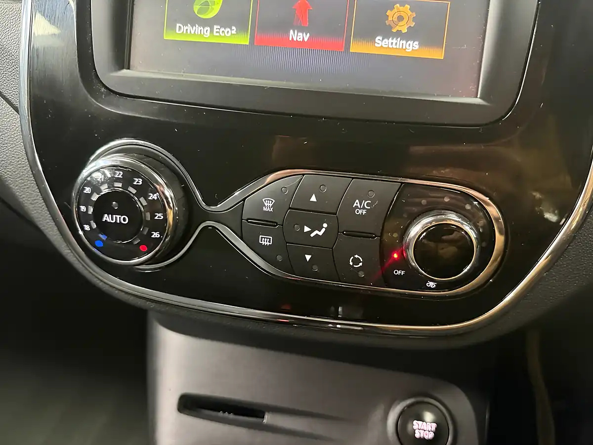 Used 2016 Renault Captur Dynamique S Nav White - Interior and Exterior details 20