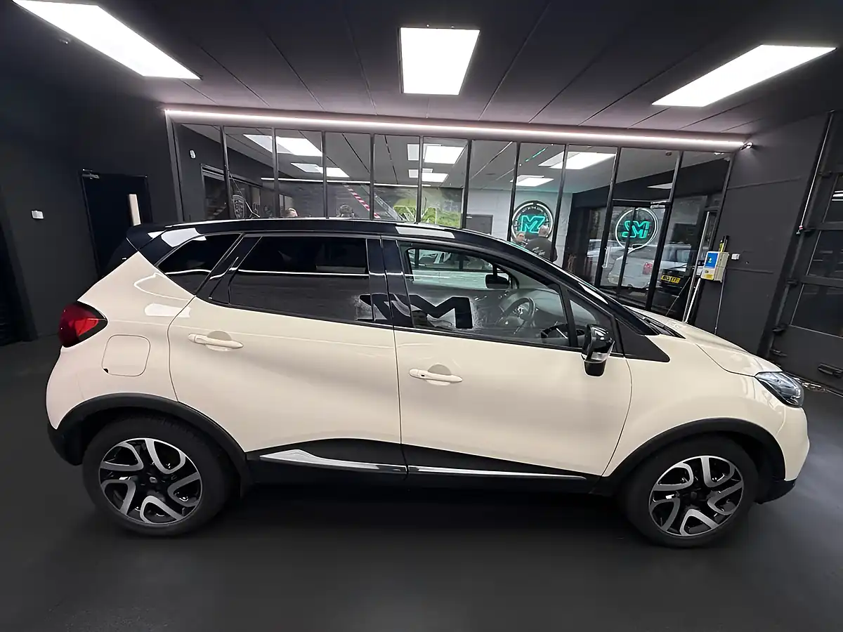 Used 2016 Renault Captur Dynamique S Nav White - Interior and Exterior details 8