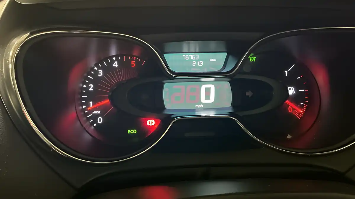 Used 2016 Renault Captur Dynamique S Nav White - Interior and Exterior details 10