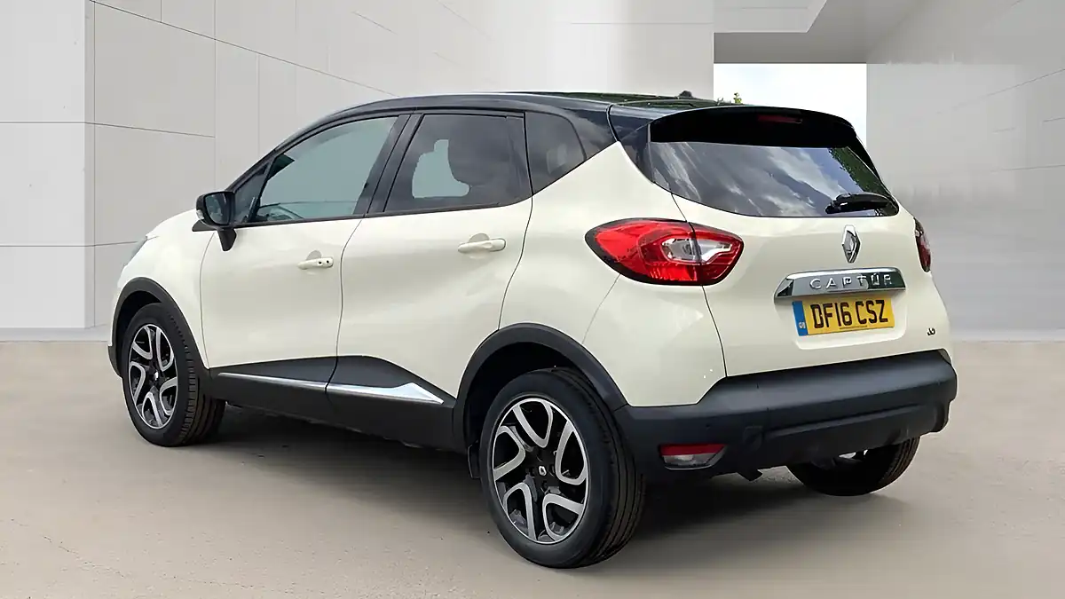 Used 2016 Renault Captur Dynamique S Nav White - Interior and Exterior details 3