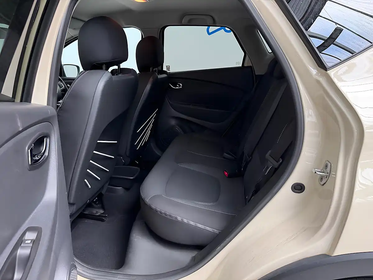 Used 2016 Renault Captur Dynamique S Nav White - Interior and Exterior details 10