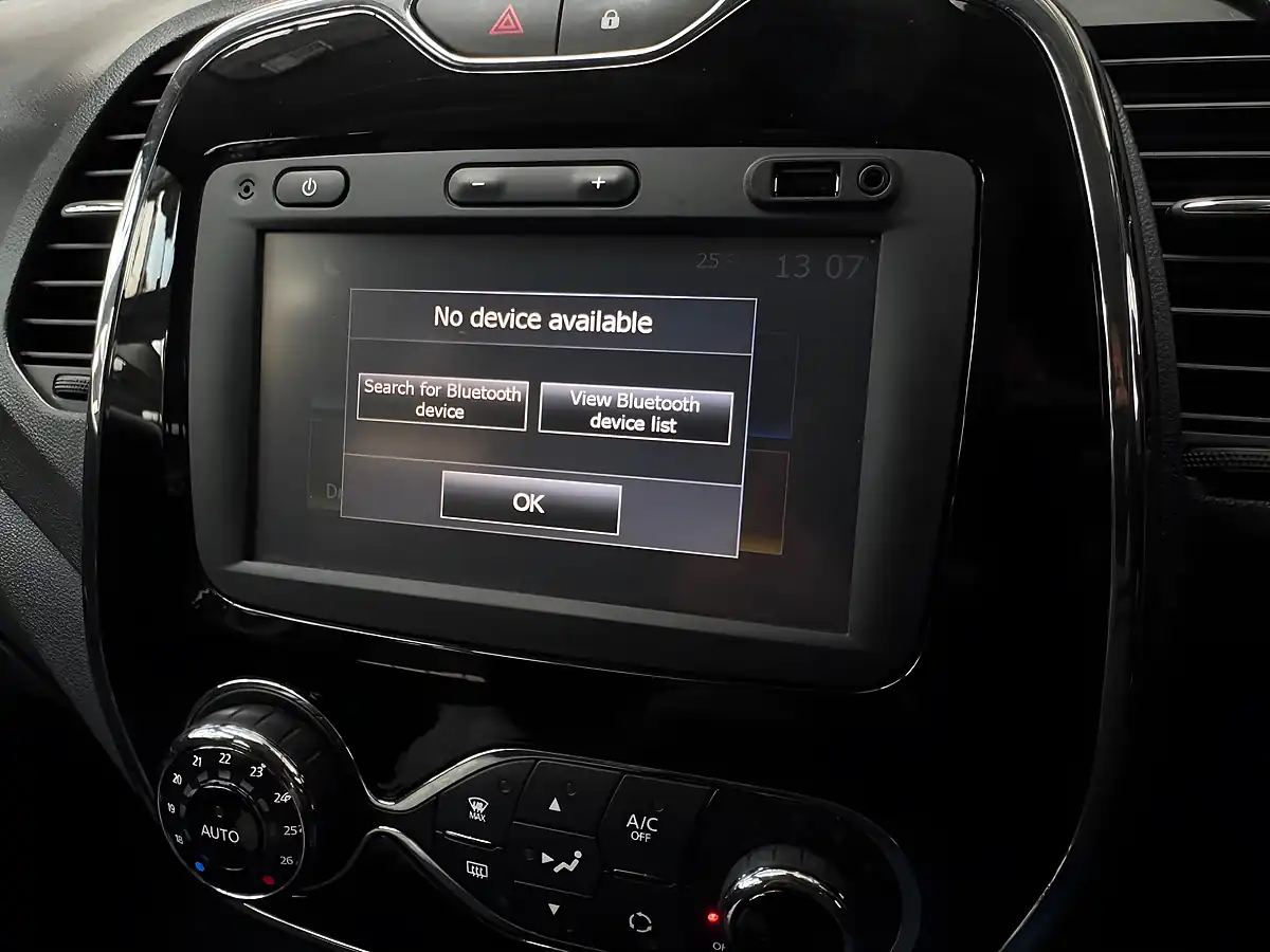 Used 2016 Renault Captur Dynamique S Nav White - Interior and Exterior details 15
