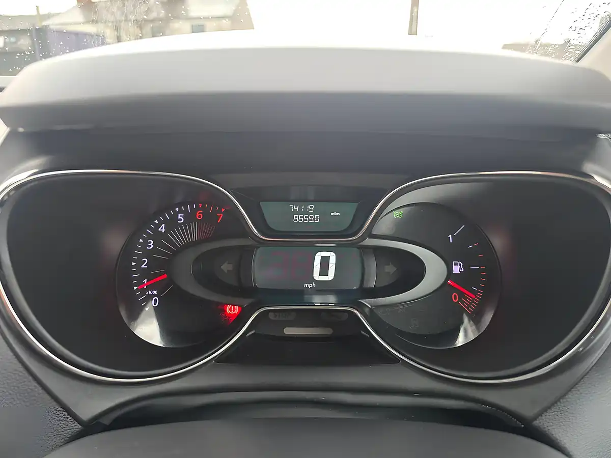 Used 2016 Renault Captur Energy Dynamique Nav Black - Interior and Exterior details 10