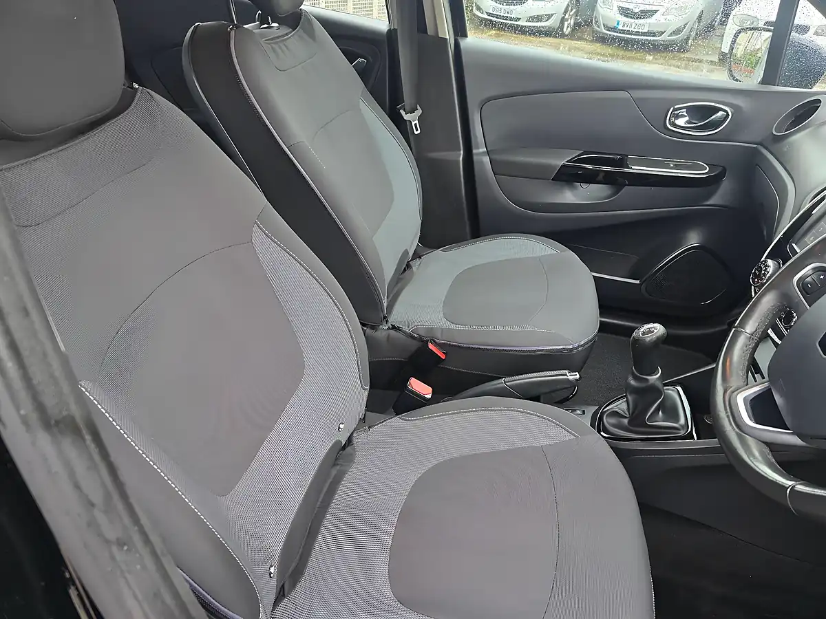 Used 2016 Renault Captur Energy Dynamique Nav Black - Interior and Exterior details 11