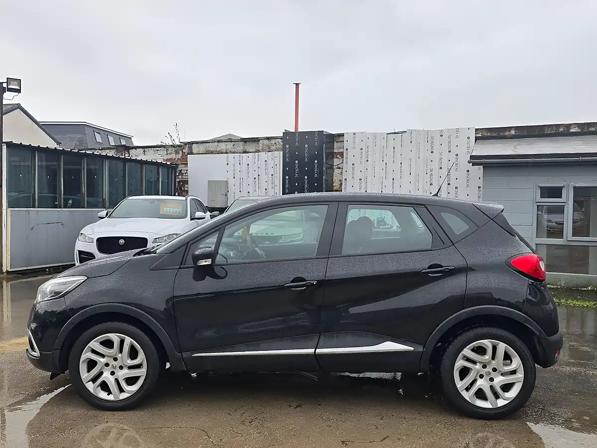 Used 2016 Renault Captur Energy Dynamique Nav Black - Interior and Exterior details 4