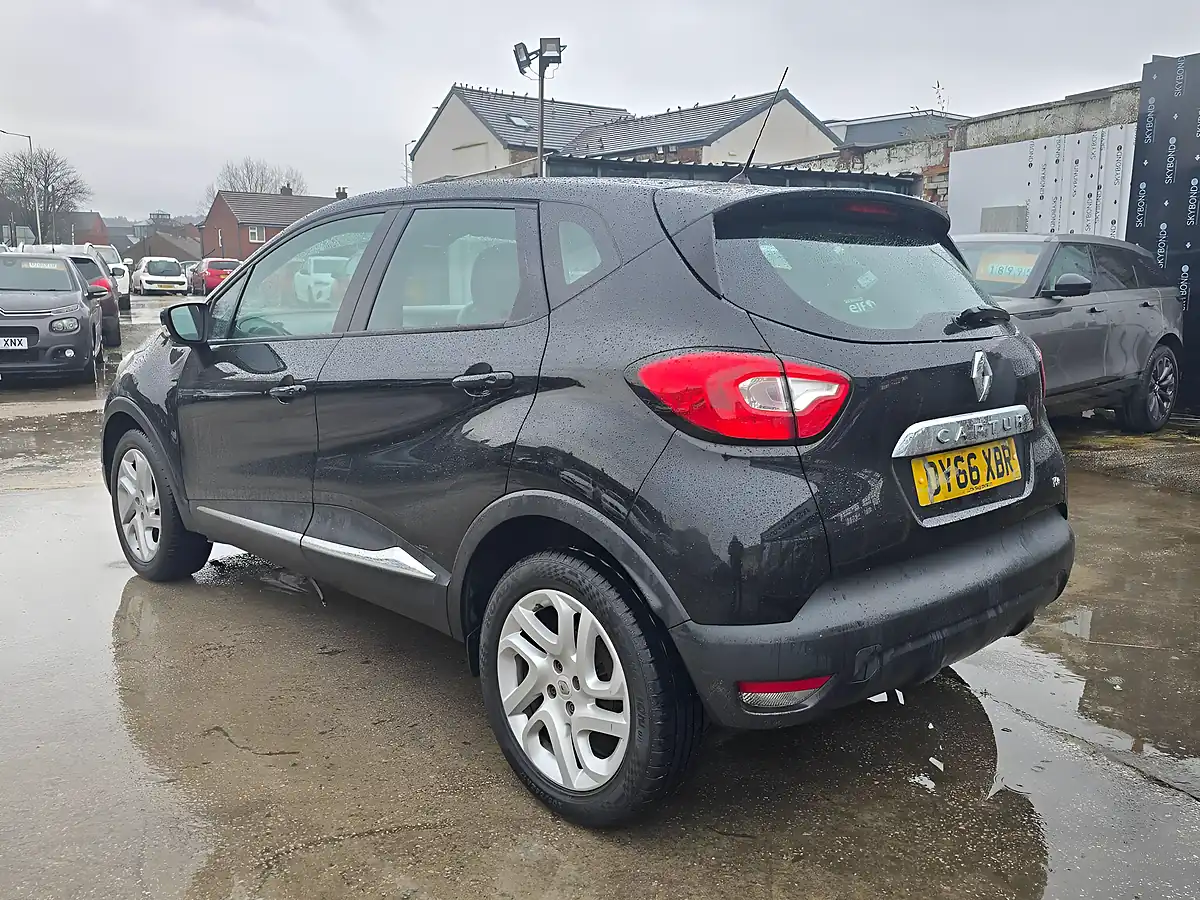 Used 2016 Renault Captur Energy Dynamique Nav Black - Interior and Exterior details 5