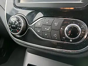 Used 2016 Renault Captur Energy Dynamique Nav Diamond Black - Interior and Exterior details 16