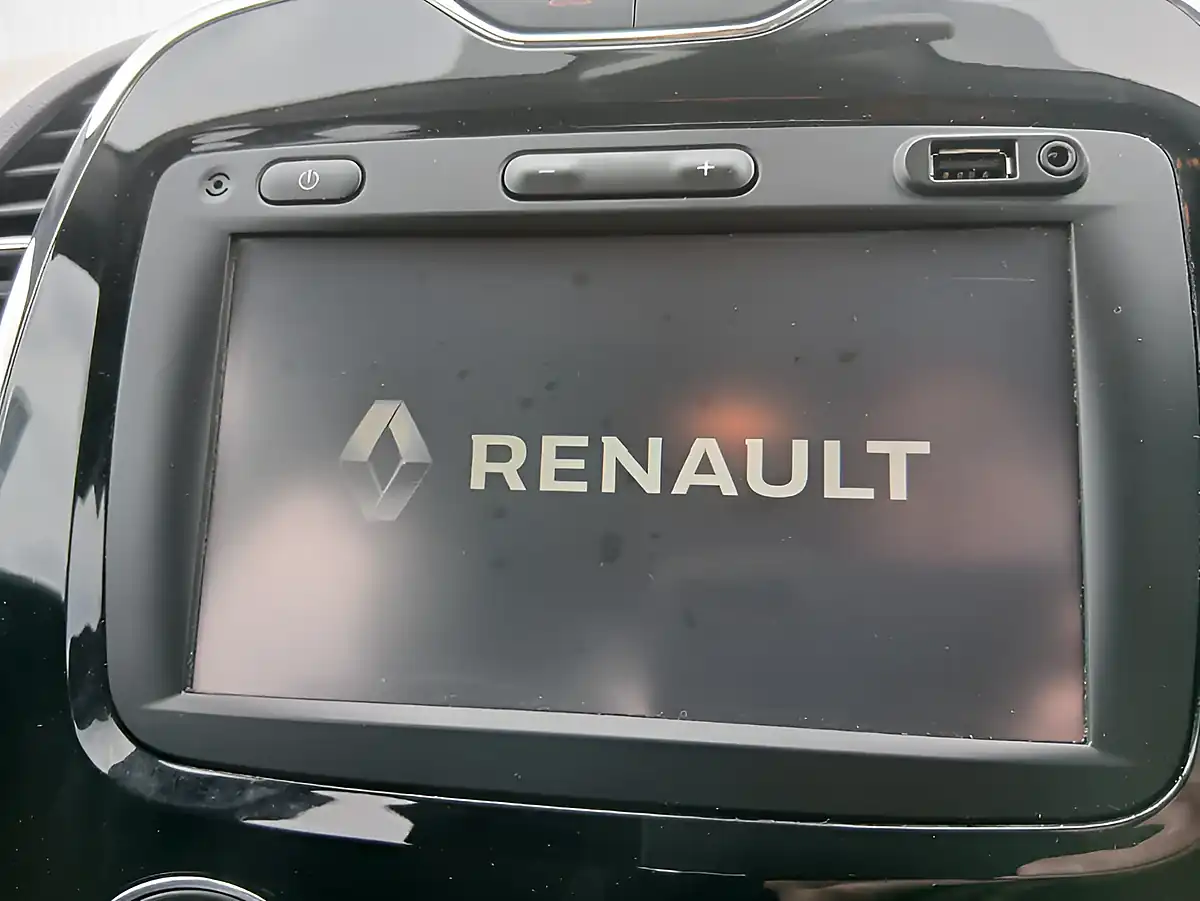 Used 2016 Renault Captur Energy Dynamique Nav Diamond Black - Interior and Exterior details 18