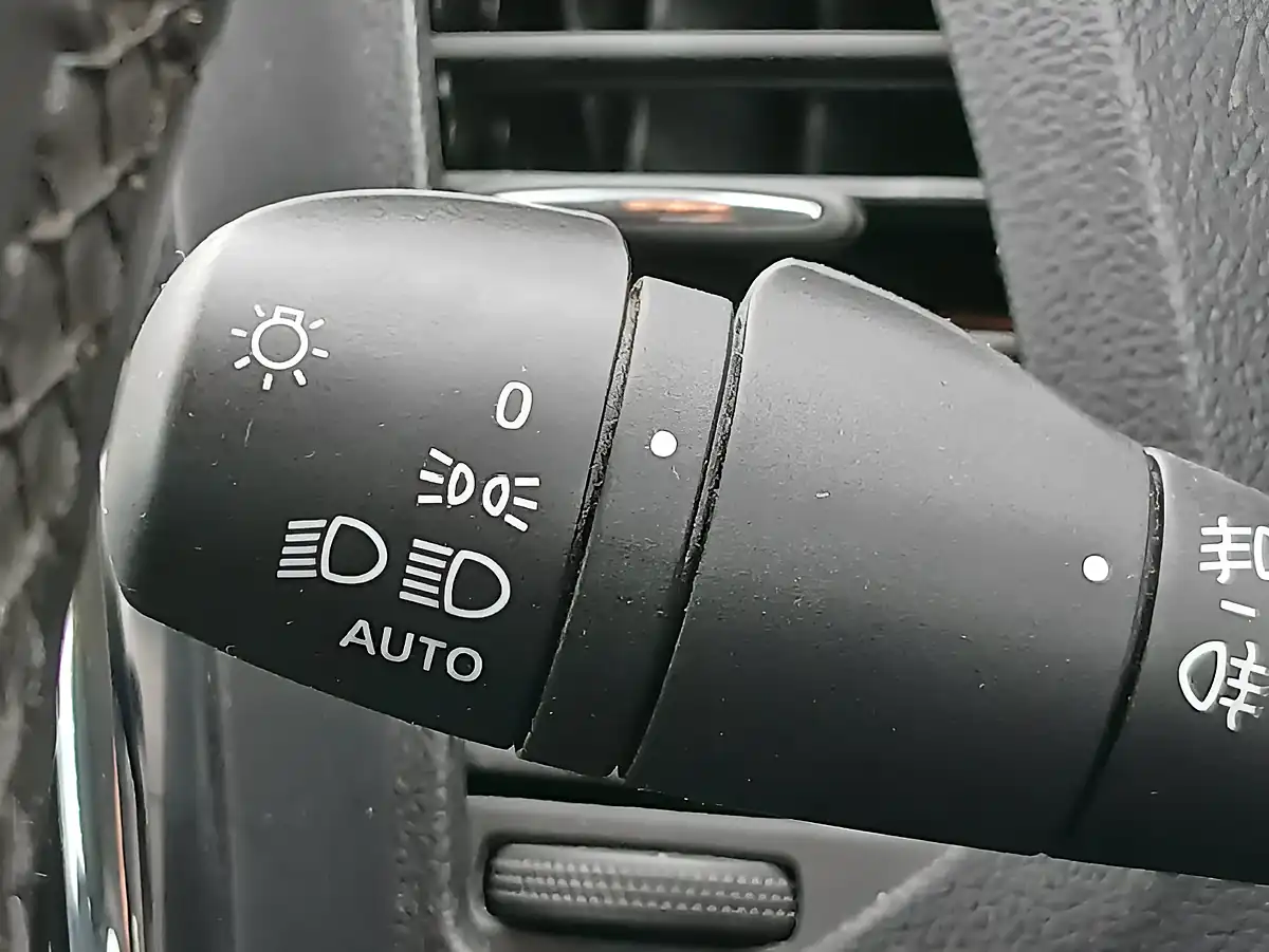Used 2016 Renault Captur Energy Dynamique Nav Diamond Black - Interior and Exterior details 20