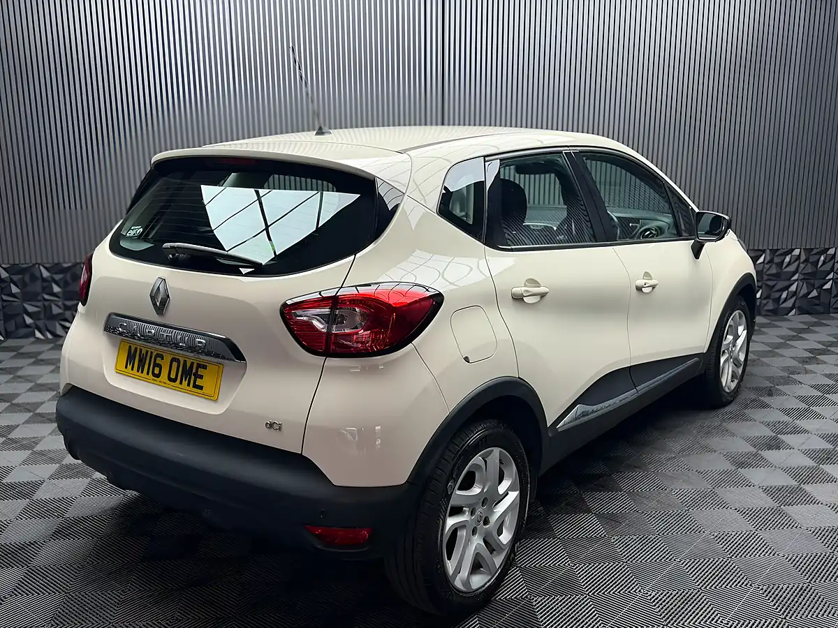 Used 2016 Renault Captur Energy Dynamique Nav Euro 6 (s/S) 5dr White - Interior and Exterior details 13