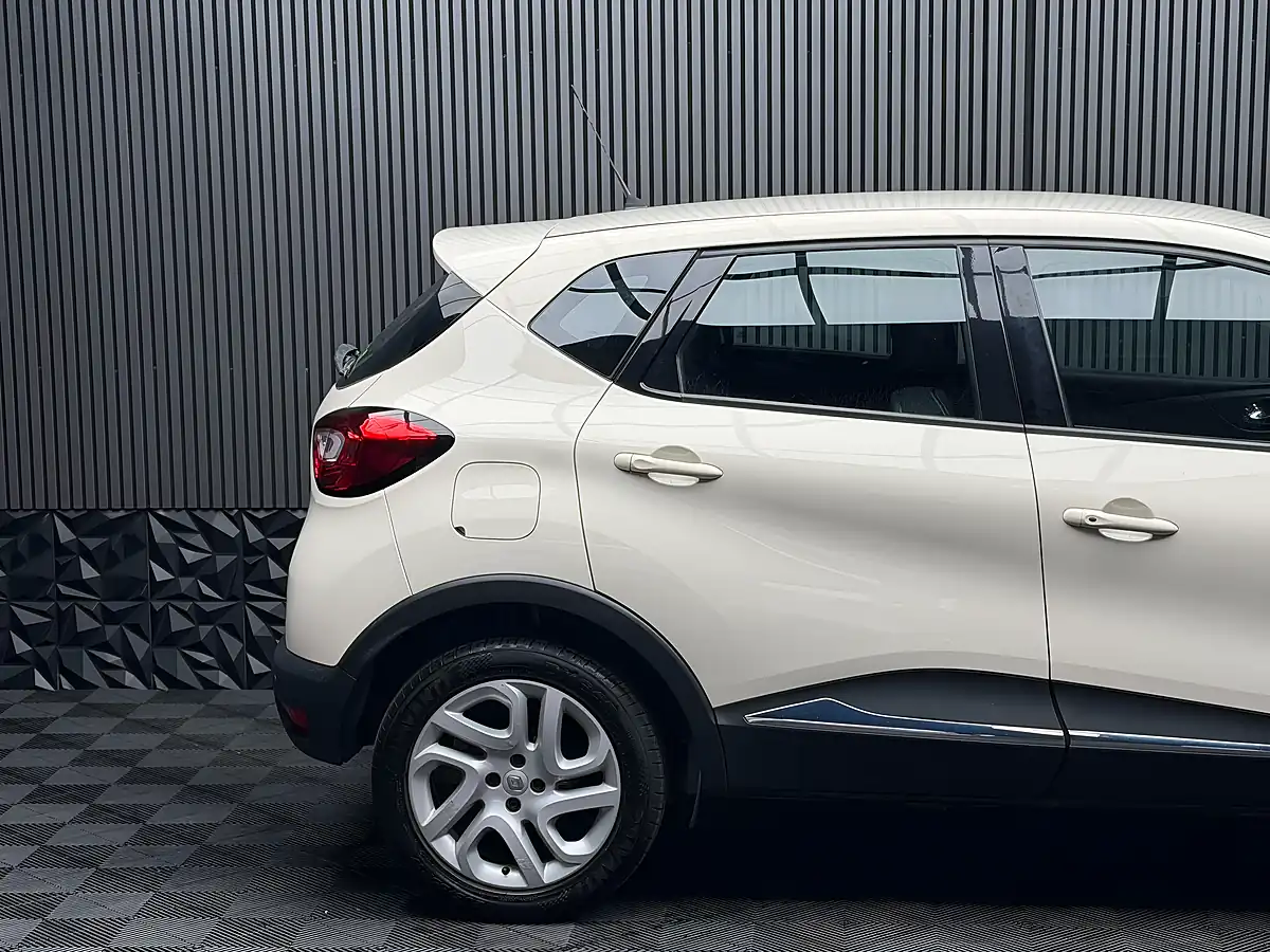 Used 2016 Renault Captur Energy Dynamique Nav Euro 6 (s/S) 5dr White - Interior and Exterior details 15