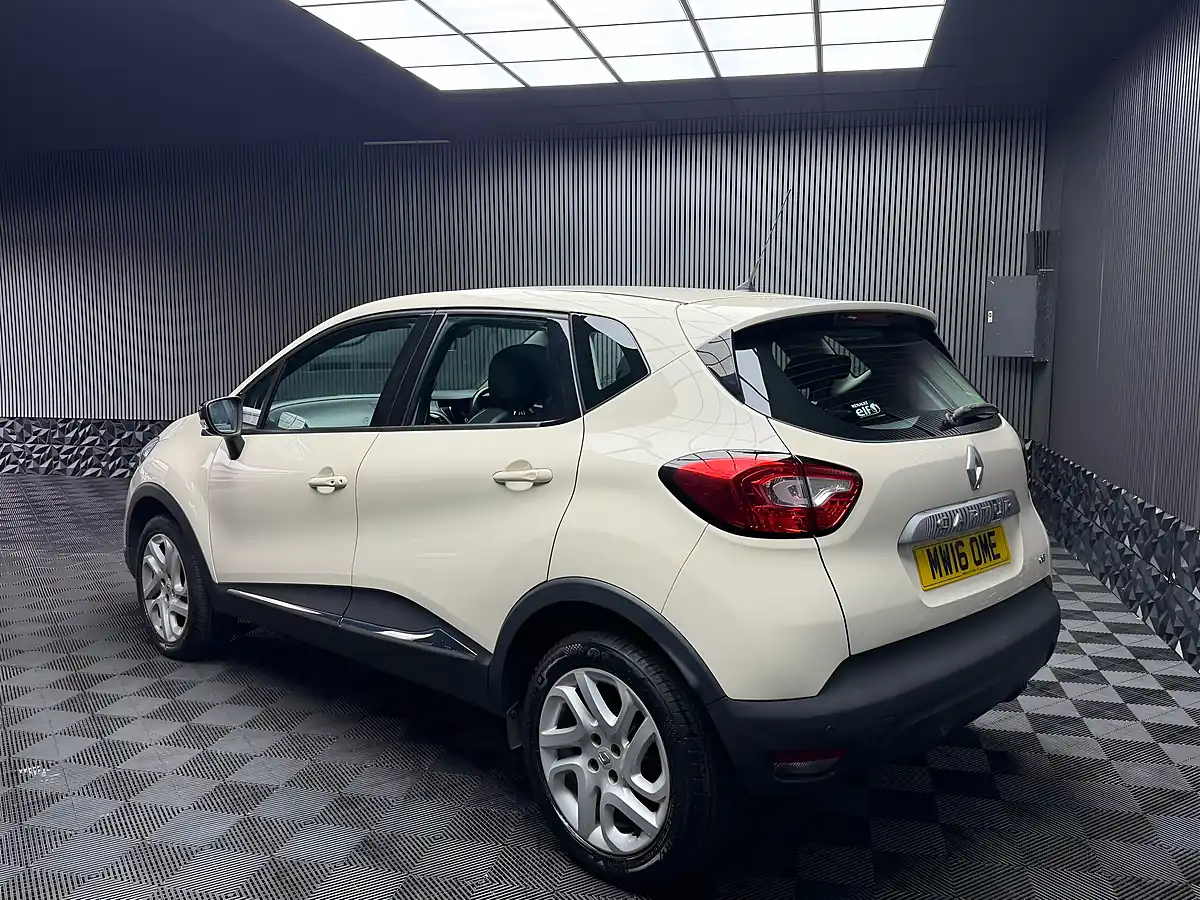 Used 2016 Renault Captur Energy Dynamique Nav Euro 6 (s/S) 5dr White - Interior and Exterior details 4
