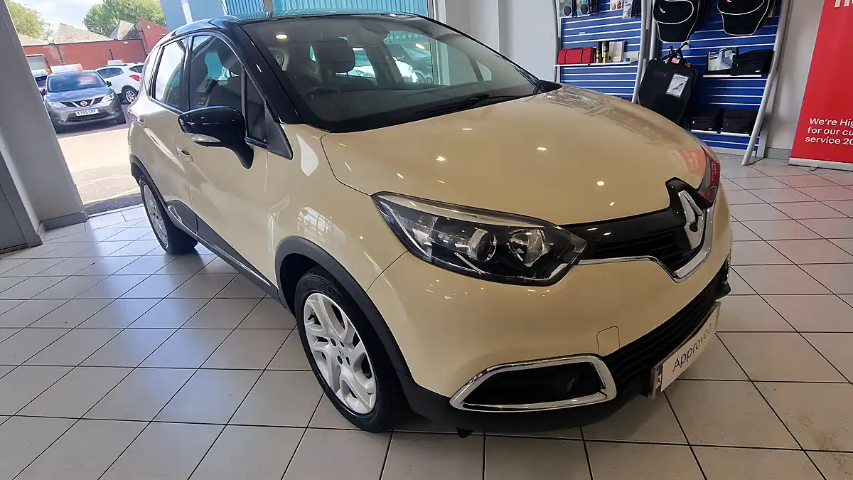 Used 2016 Renault Captur Energy Dynamique Nav White - Front View