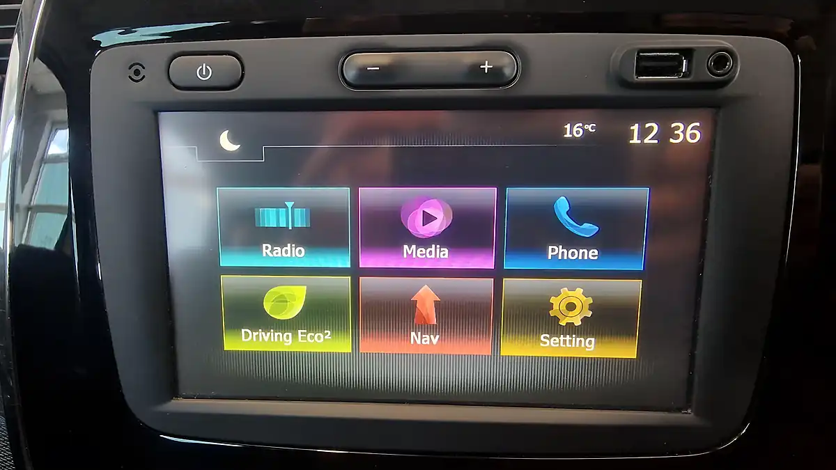 Used 2016 Renault Captur Energy Dynamique Nav White - Interior and Exterior details 15