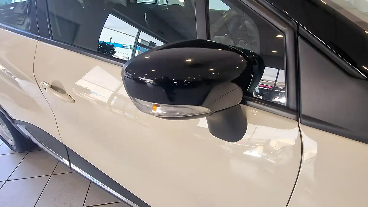 Used 2016 Renault Captur Energy Dynamique Nav White - Interior and Exterior details 16