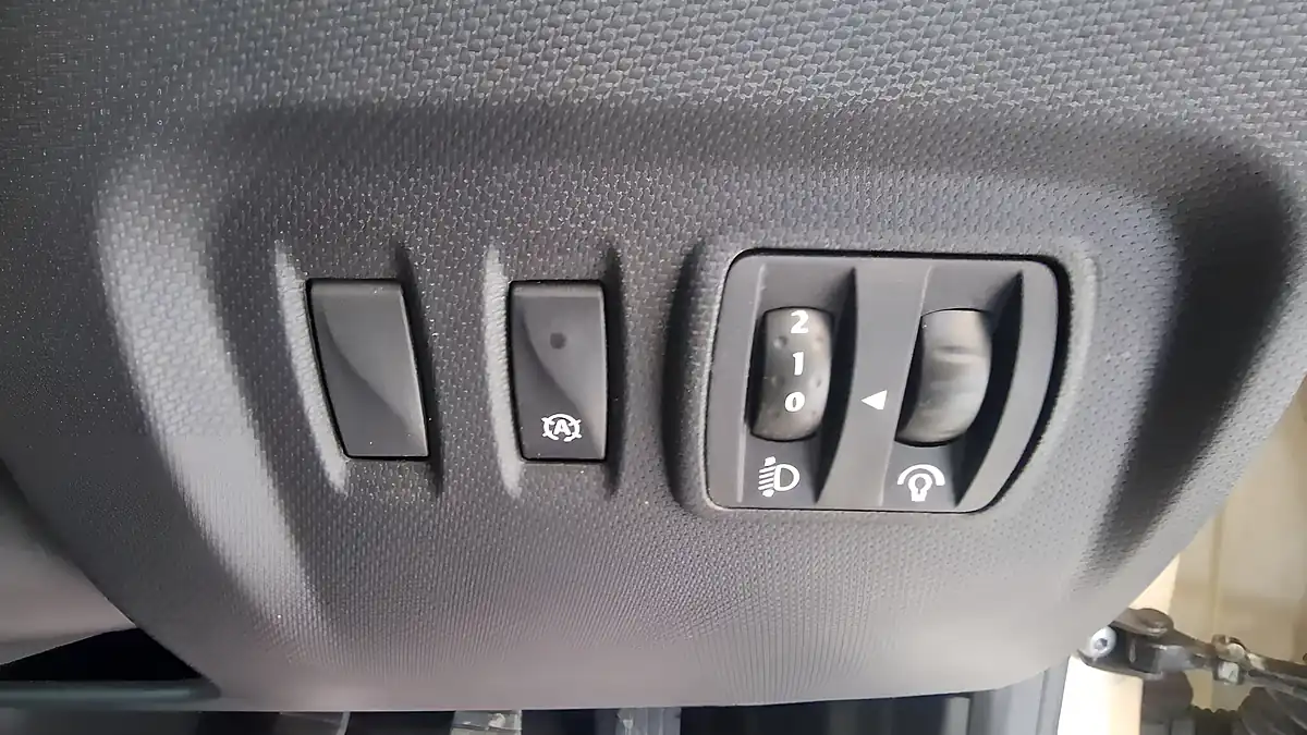 Used 2016 Renault Captur Energy Dynamique Nav White - Interior and Exterior details 20