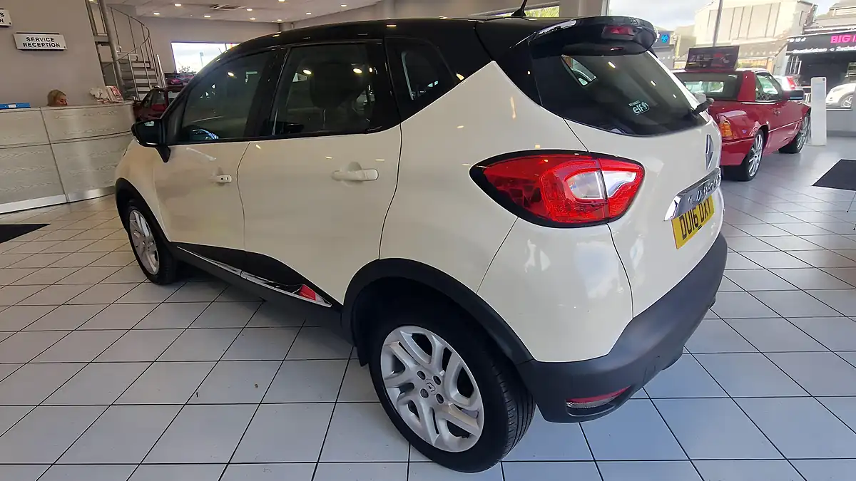Used 2016 Renault Captur Energy Dynamique Nav White - Interior and Exterior details 3