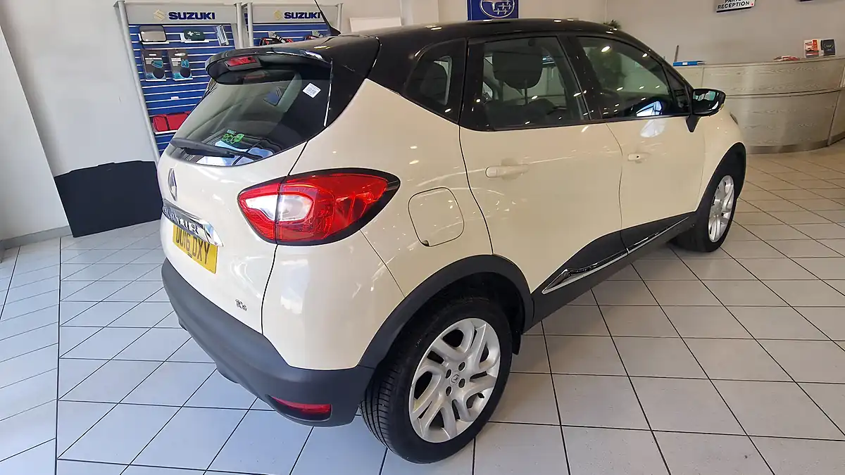 Used 2016 Renault Captur Energy Dynamique Nav White - Interior and Exterior details 6