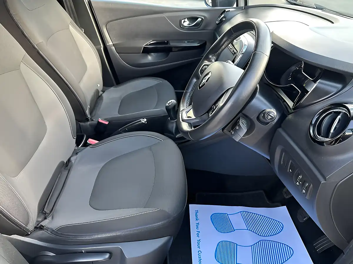 Used 2016 Renault Captur Energy Dynamique Nav White - Interior and Exterior details 14