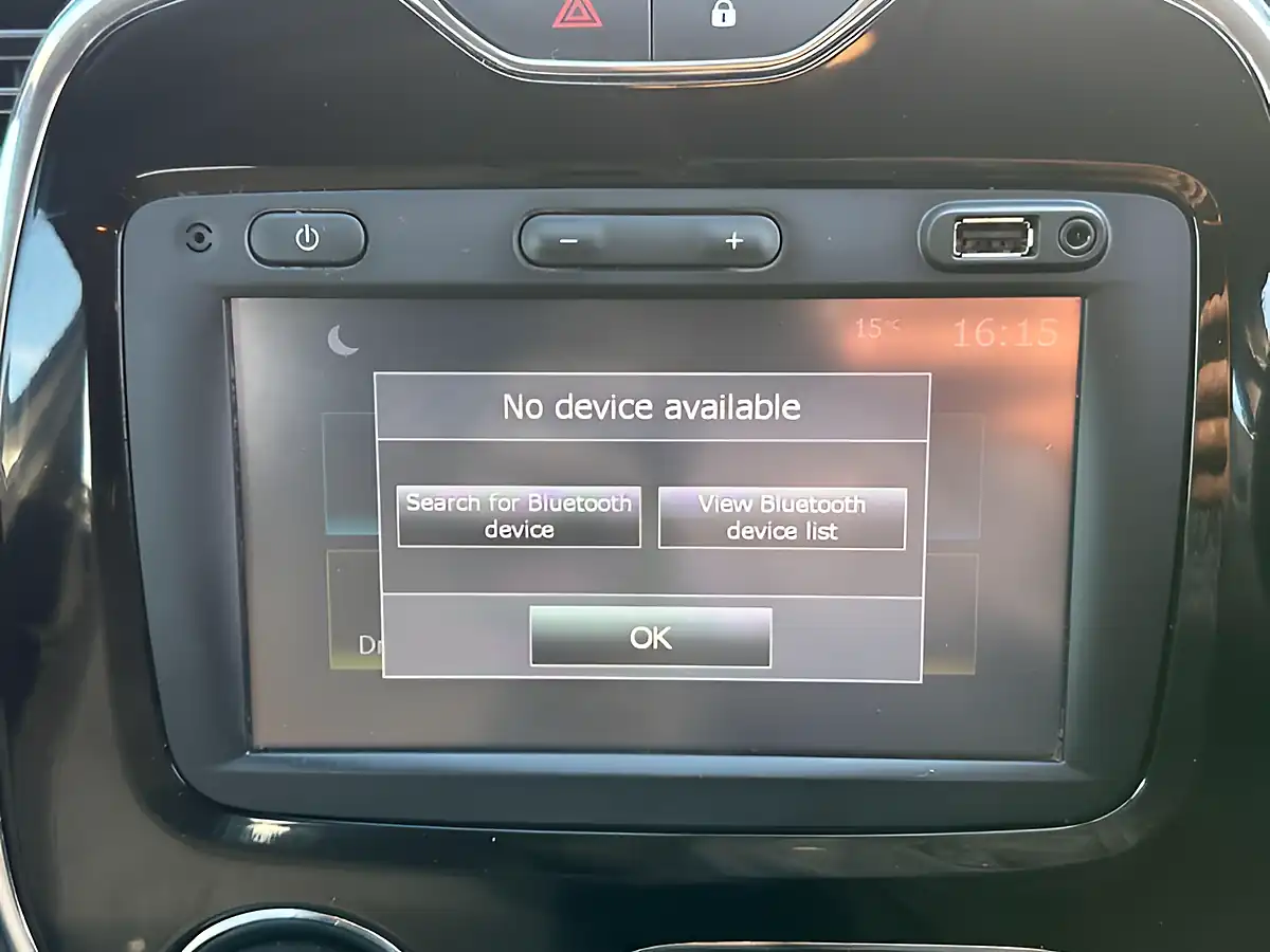 Used 2016 Renault Captur Energy Dynamique Nav White - Interior and Exterior details 16