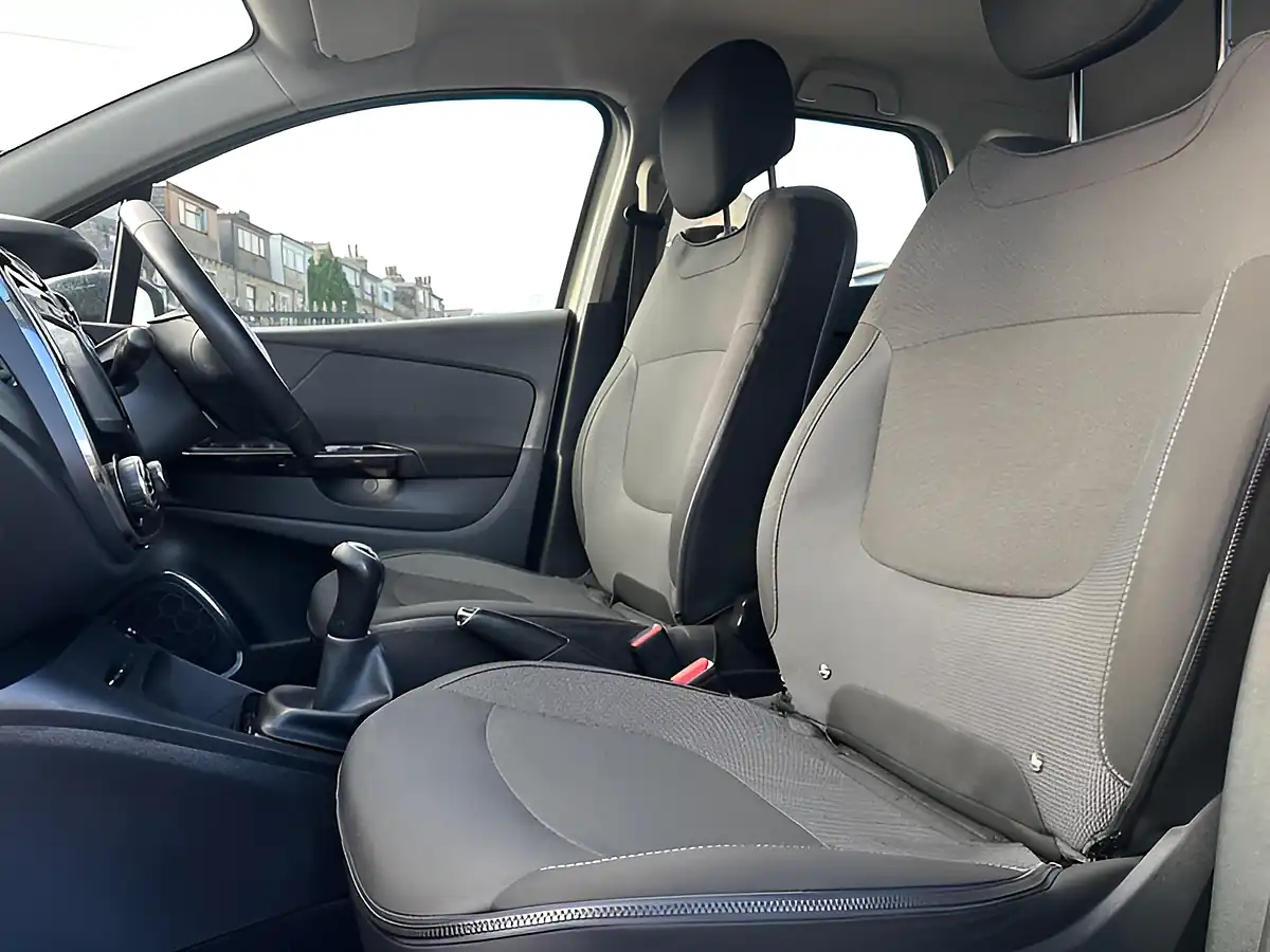 Used 2016 Renault Captur Energy Dynamique Nav White - Interior and Exterior details 20