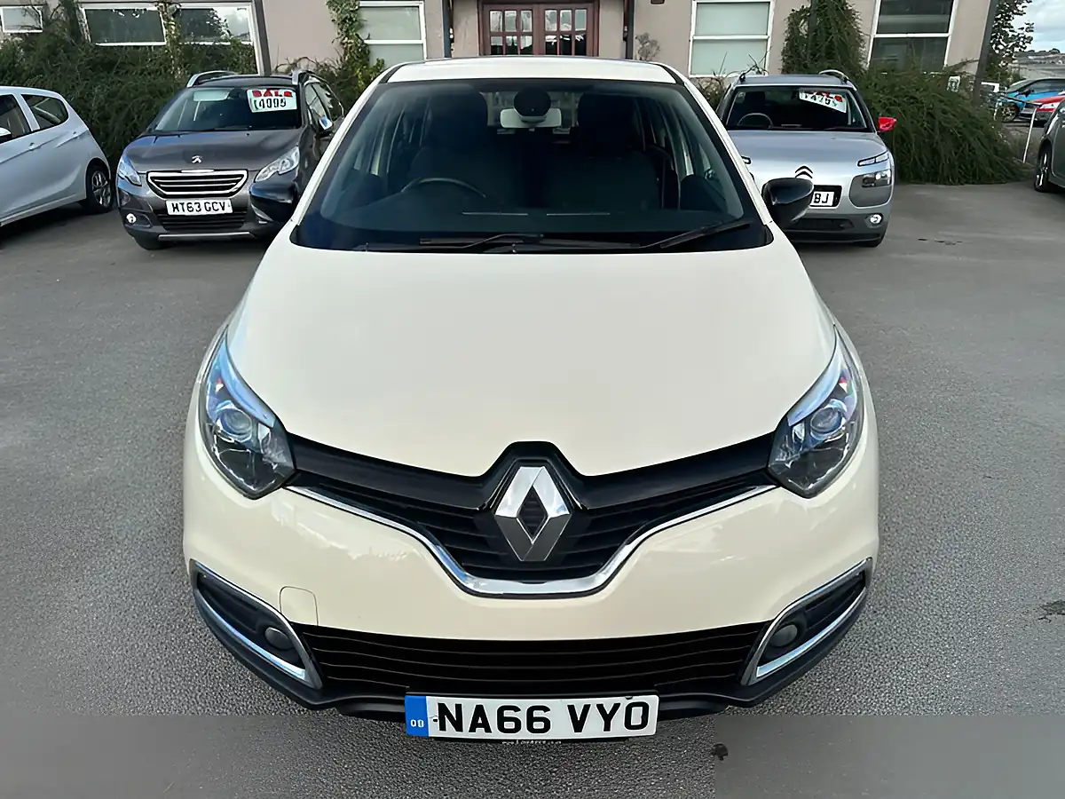 Used 2016 Renault Captur Energy Dynamique Nav White - Interior and Exterior details 4