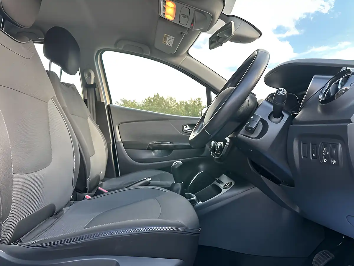 Used 2016 Renault Captur Energy Dynamique Nav White - Interior and Exterior details 6