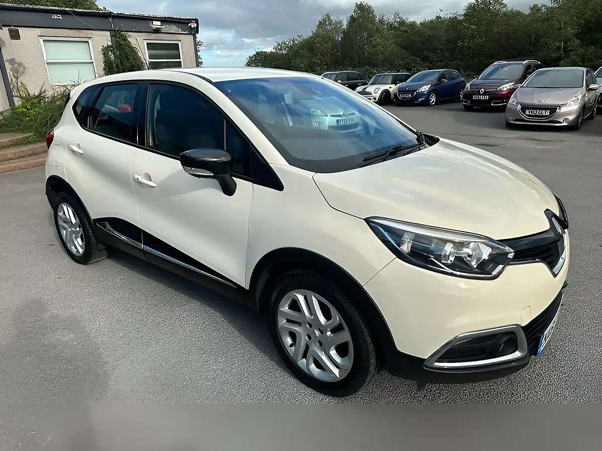 Used 2016 Renault Captur Energy Dynamique Nav White - Interior and Exterior details 9