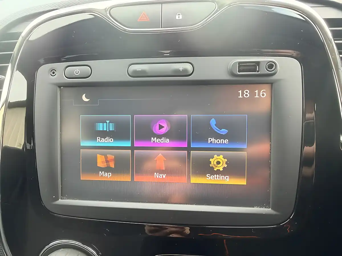 Used 2016 Renault Captur Energy Dynamique Nav White - Interior and Exterior details 11