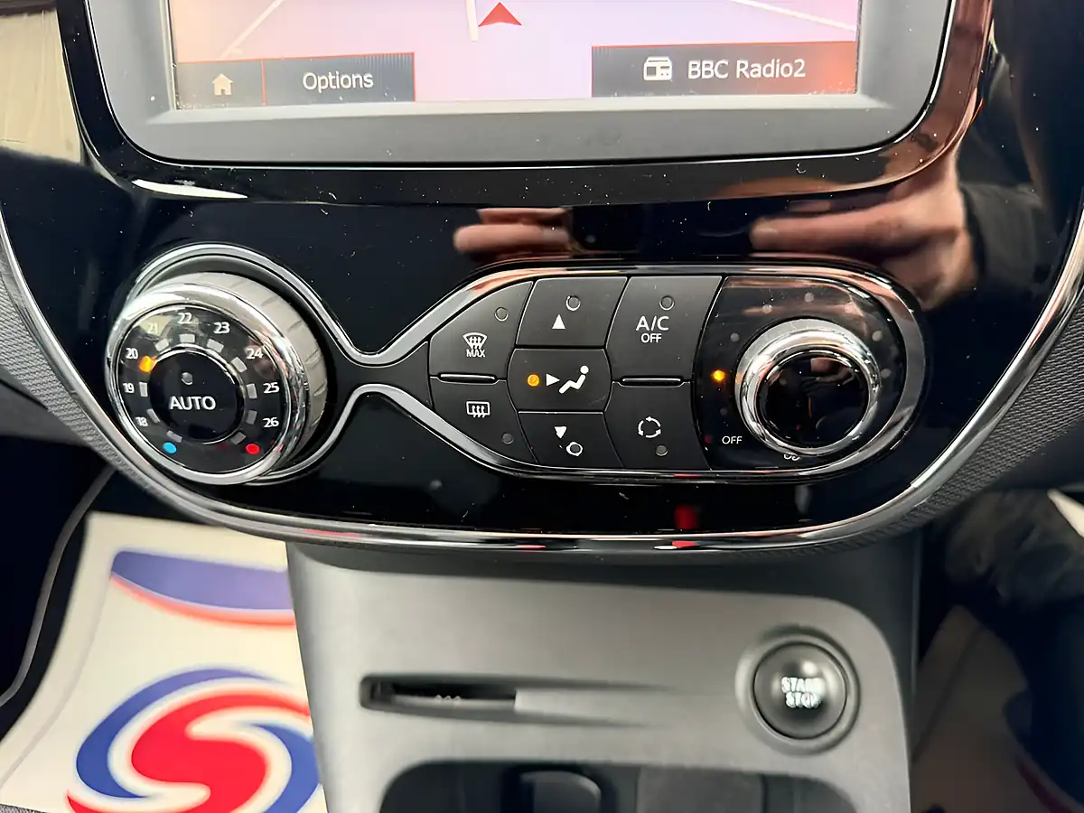 Used 2016 Renault Captur Energy Dynamique Nav White - Interior and Exterior details 13