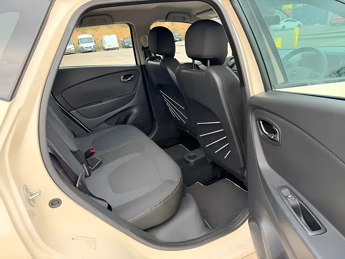 Used 2016 Renault Captur Energy Dynamique Nav White - Interior and Exterior details 18
