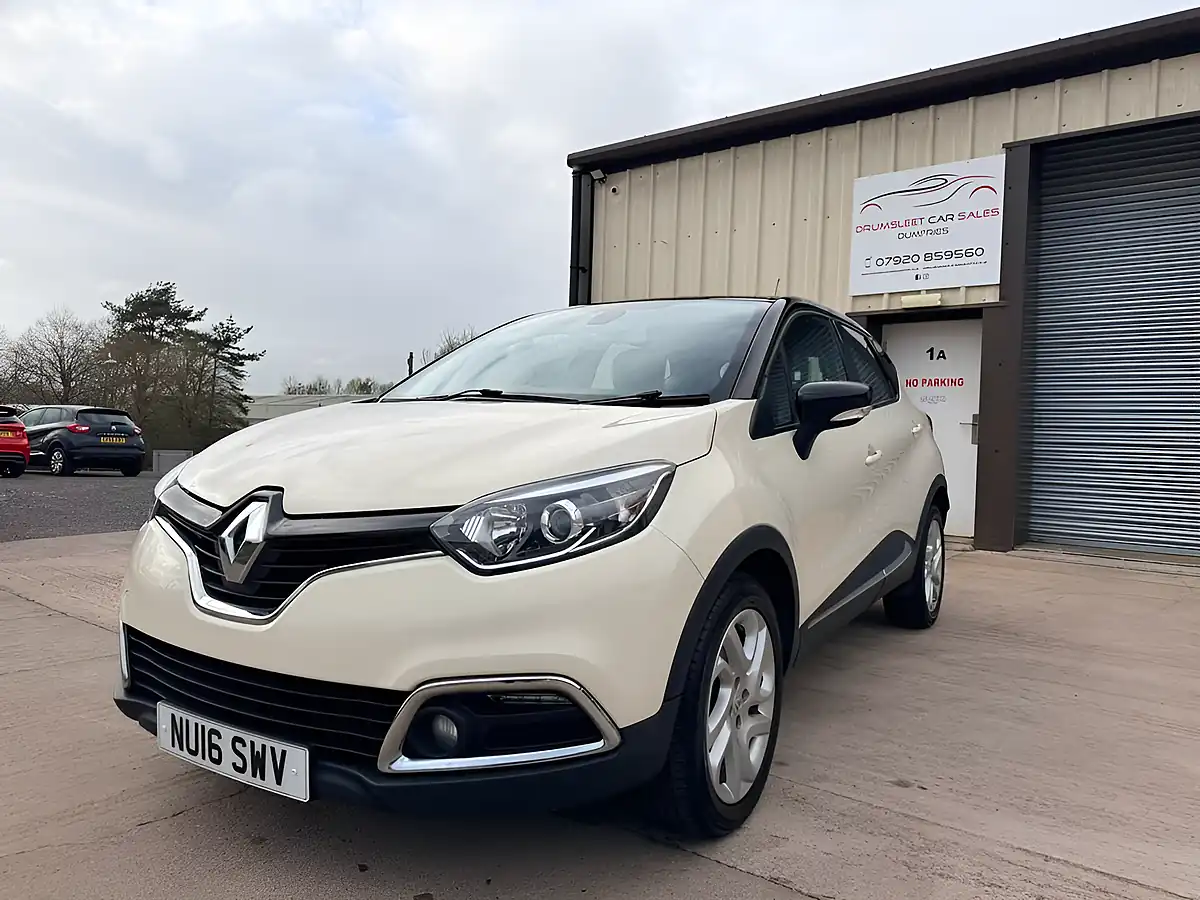 Used 2016 Renault Captur Energy Dynamique Nav White - Interior and Exterior details 4